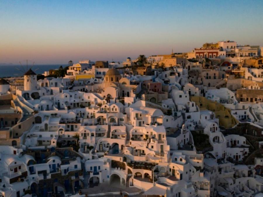 Covid-19 : la Grèce veut à tout prix sauver sa saison touristique