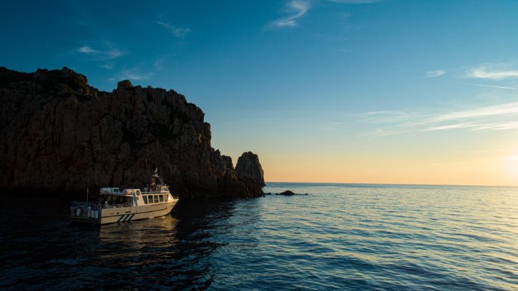 Isula Croisières Sagone: Explorez la Côte Corse en Bateau et Respect de l'Environnement